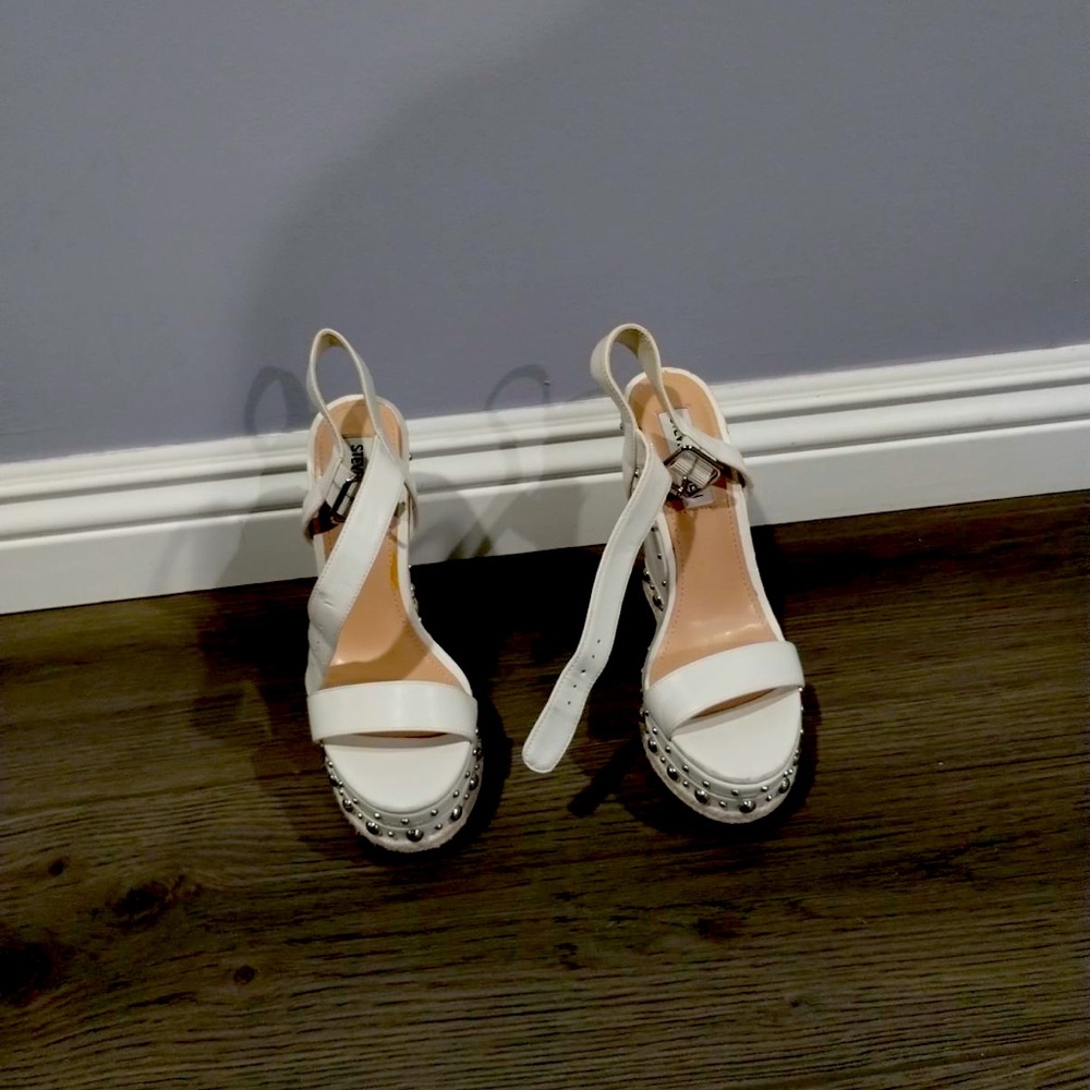 Steve Madden White wedge with silver studding on sole